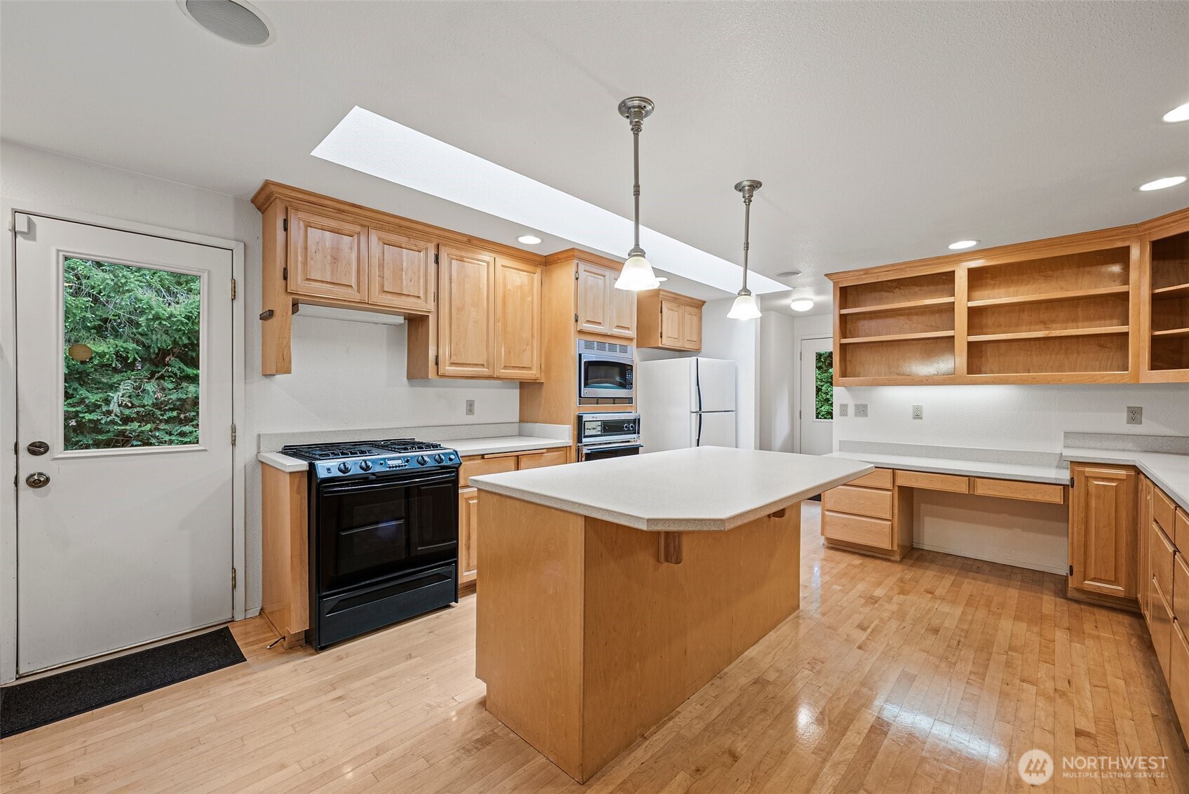 11207 Lake Steilacoom Drive SW