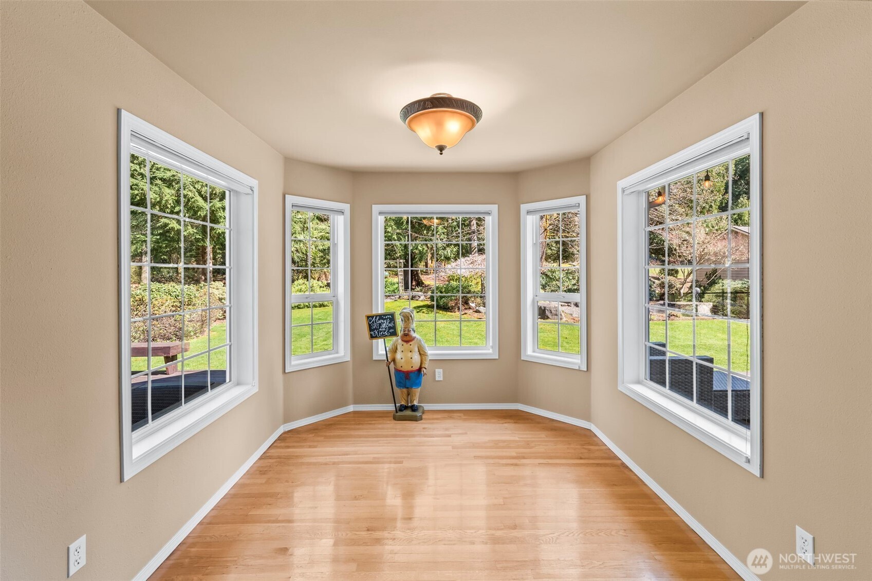 2016 Golden Maples Court NW