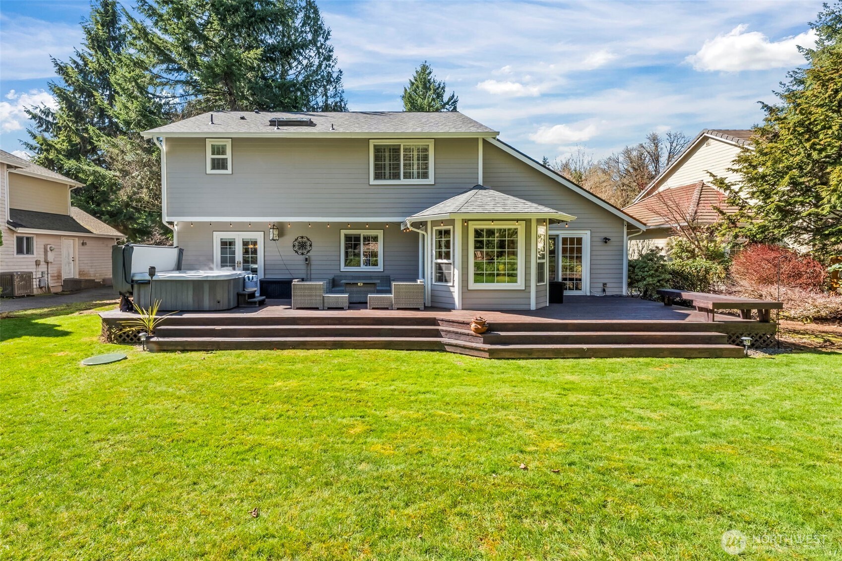 2016 Golden Maples Court NW