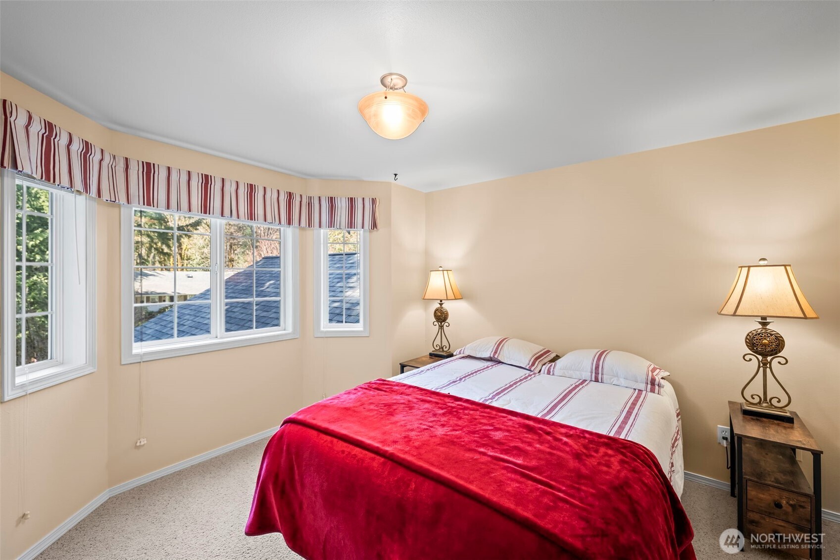 2016 Golden Maples Court NW