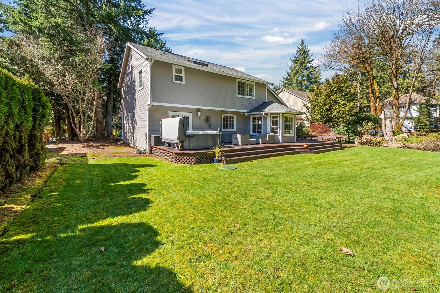 2016 Golden Maples Court NW