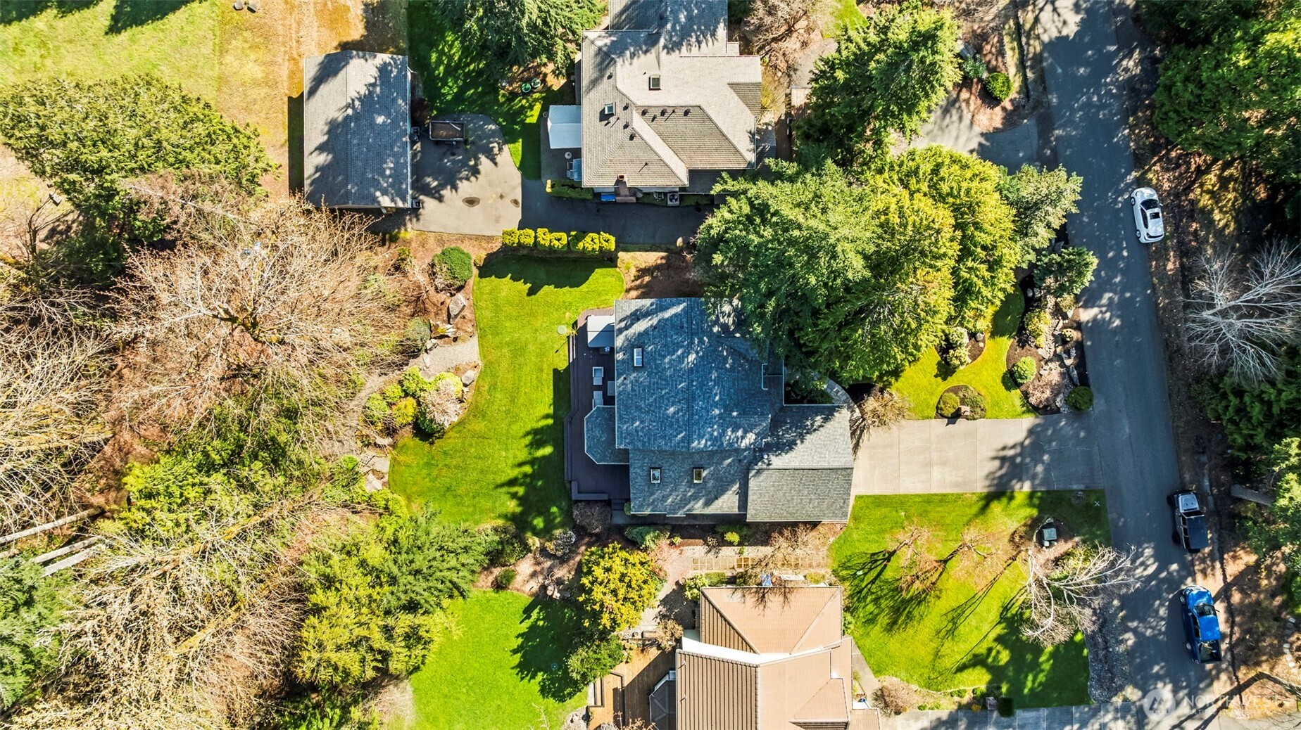 2016 Golden Maples Court NW