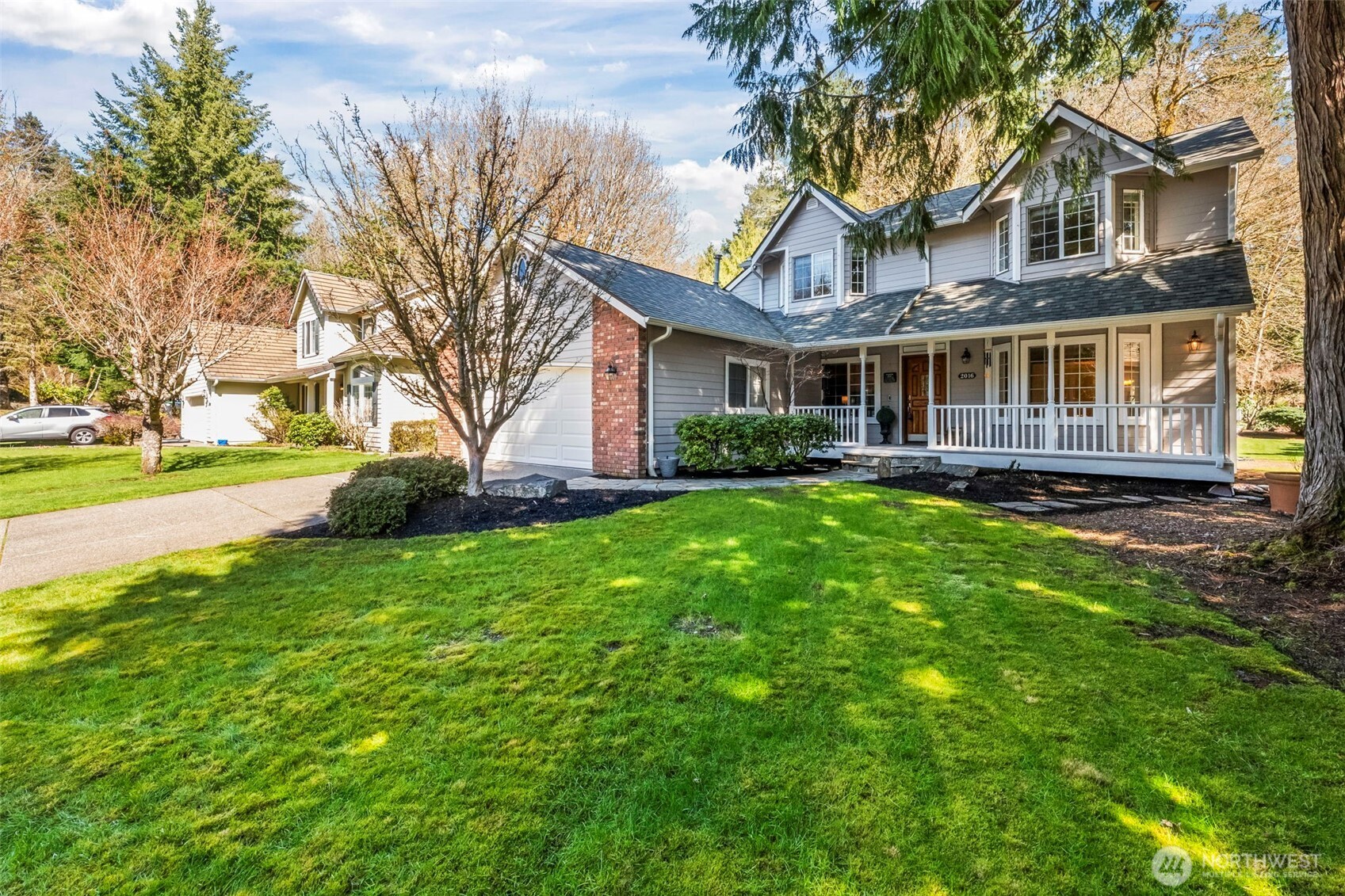 2016 Golden Maples Court NW