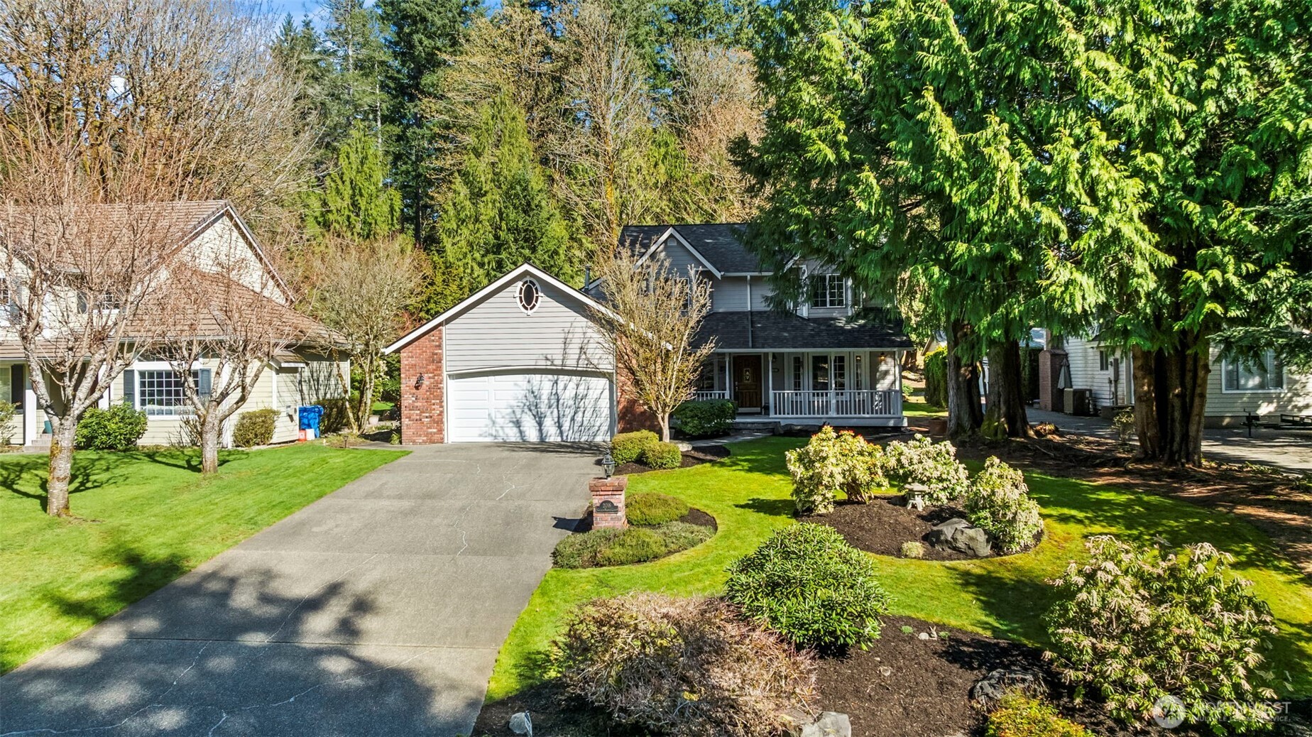 2016 Golden Maples Court NW