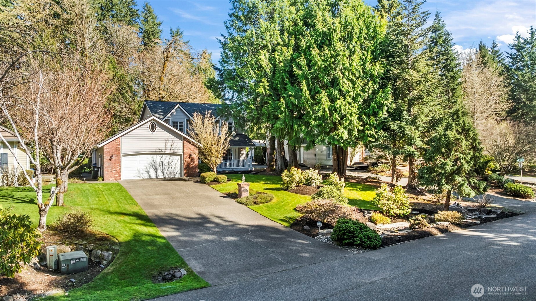 2016 Golden Maples Court NW