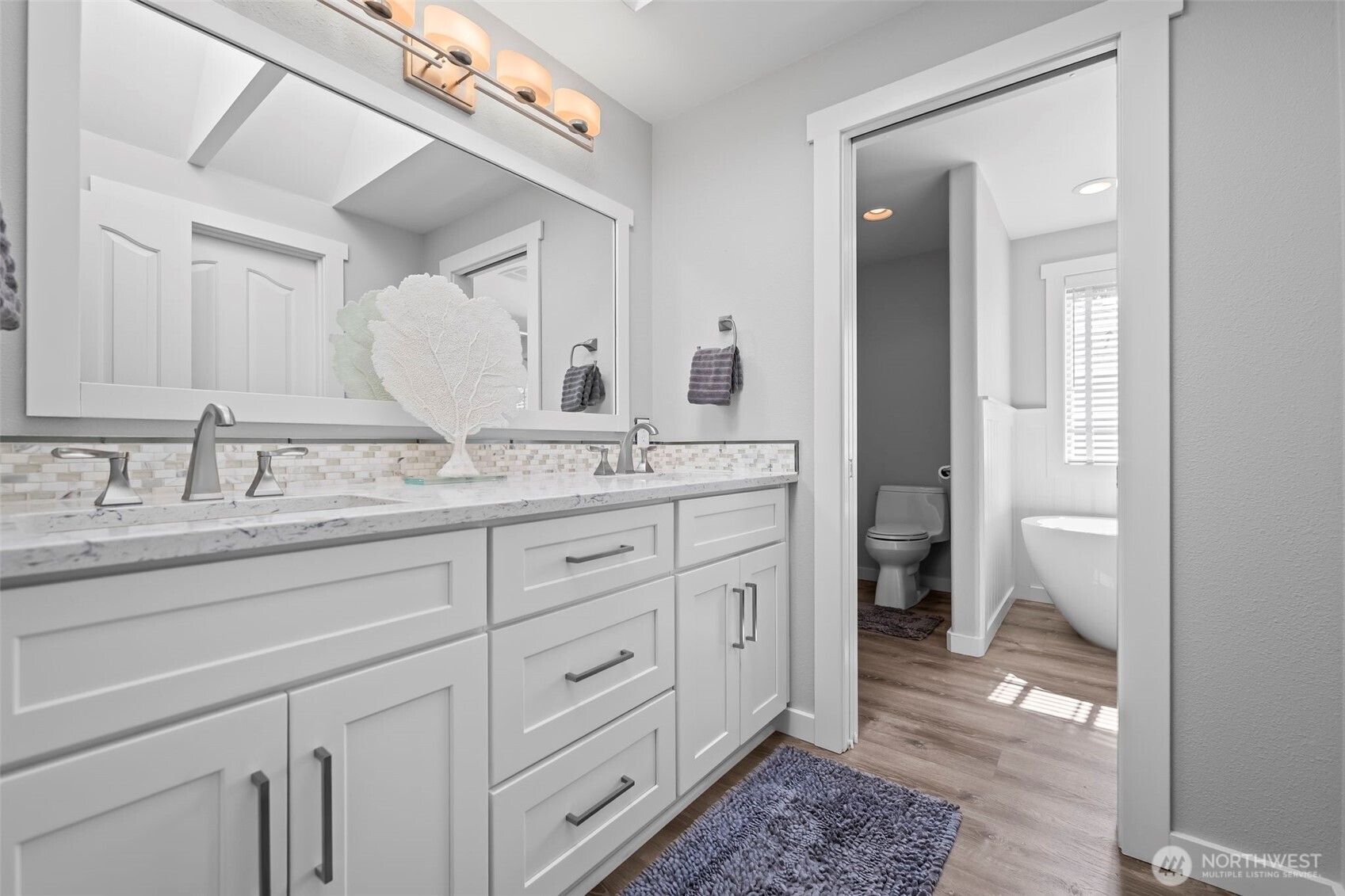 2016 Golden Maples Court NW