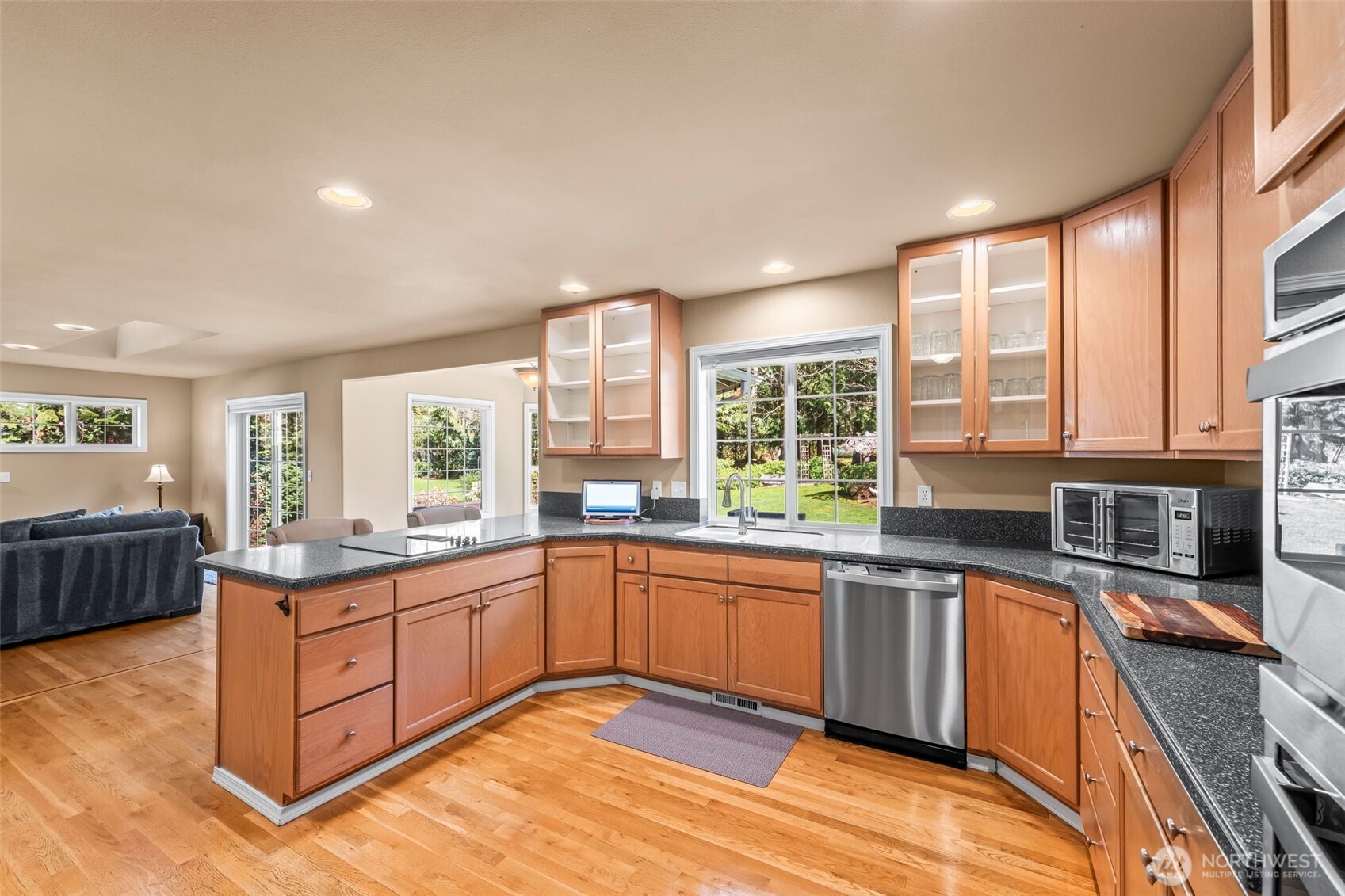 2016 Golden Maples Court NW