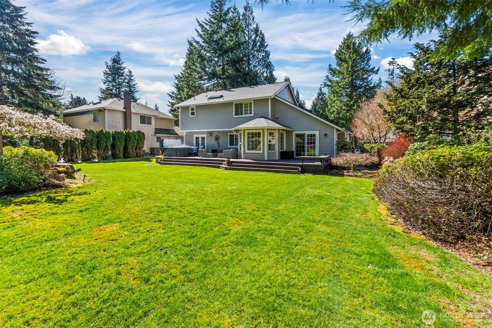 2016 Golden Maples Court NW