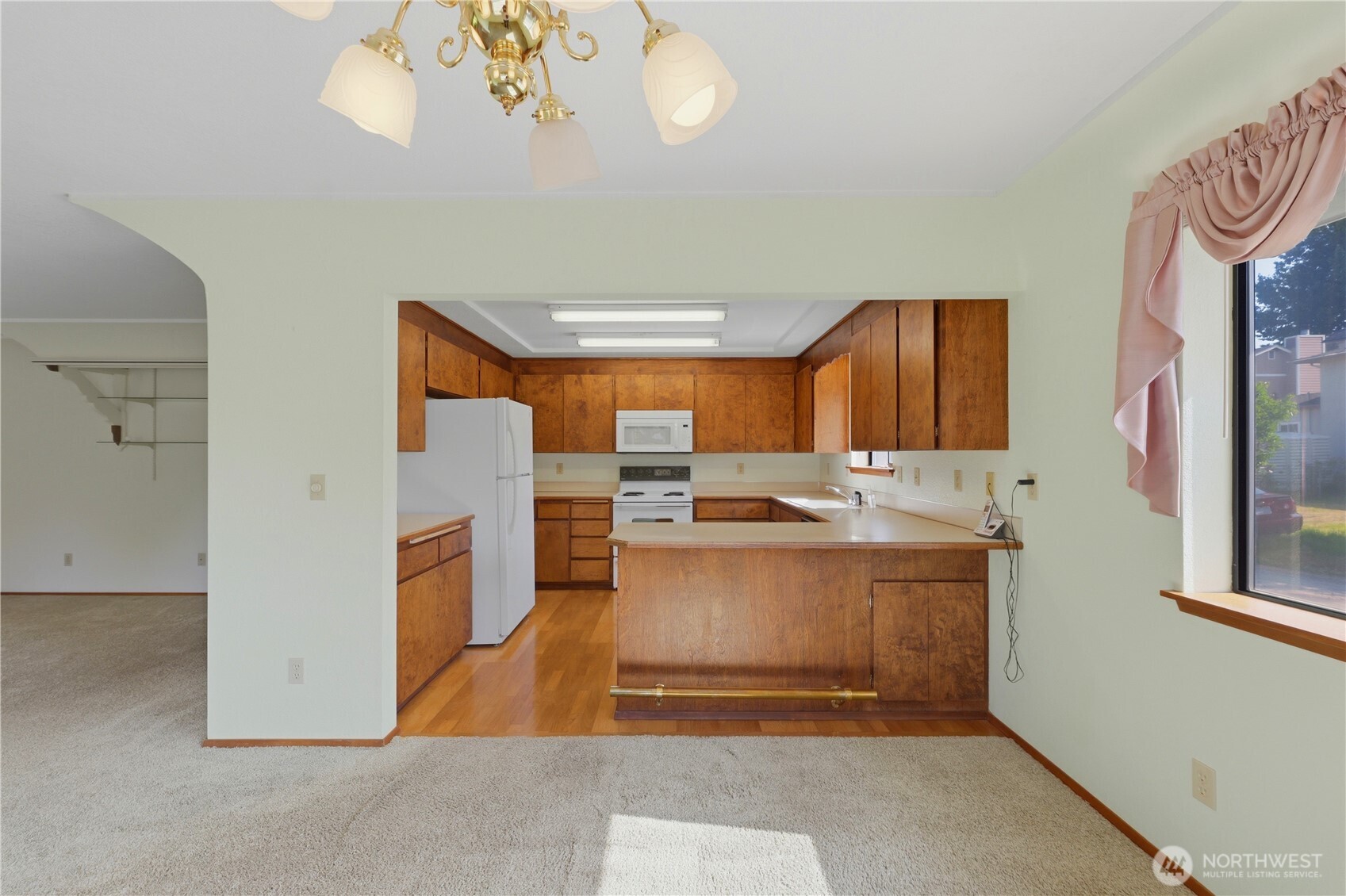 207 E E 84th St Street
