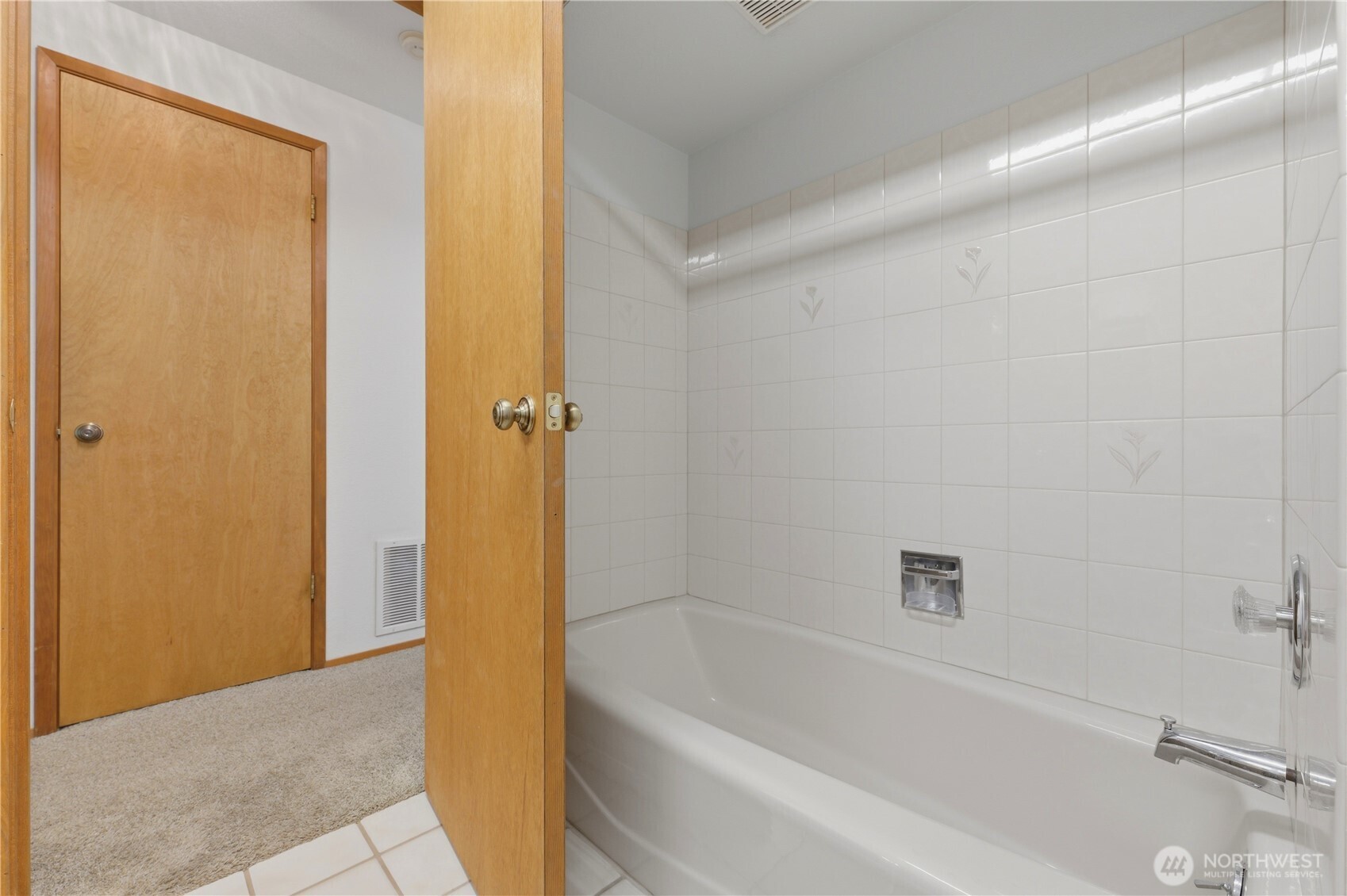 207 E E 84th St Street