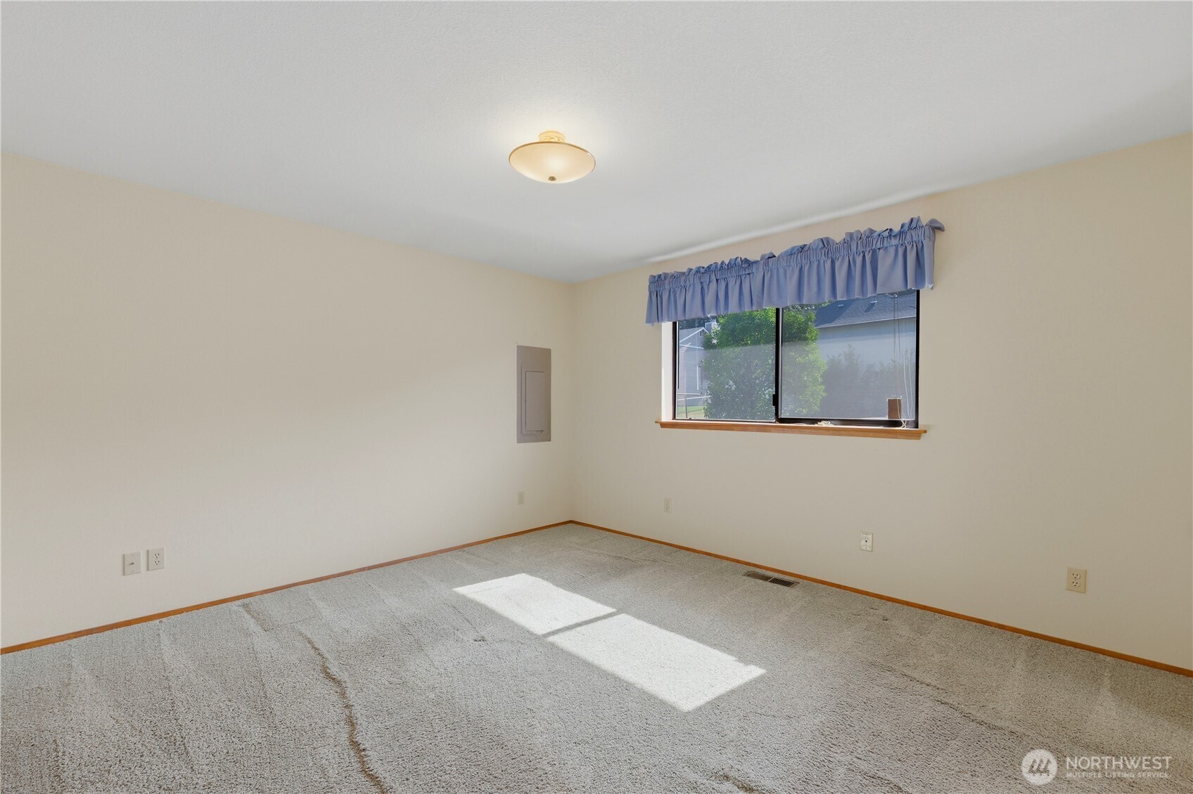 207 E E 84th St Street