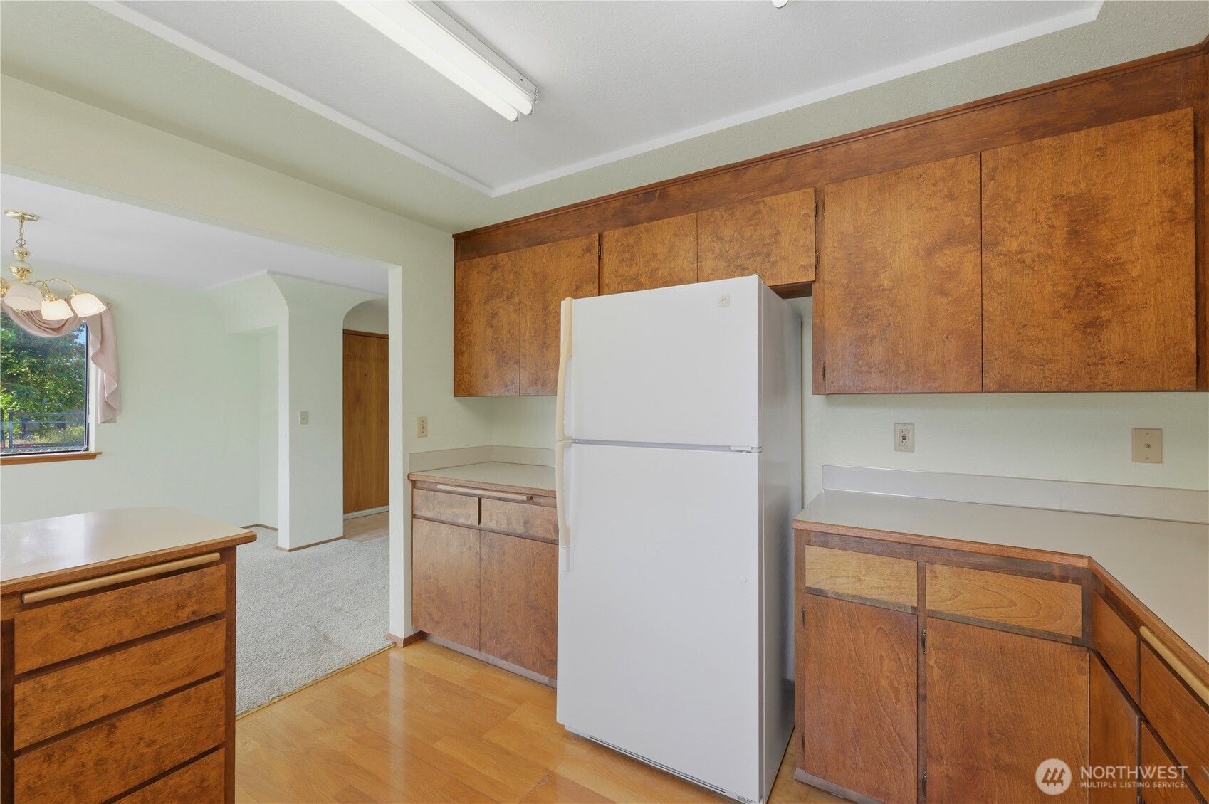 207 E E 84th St Street