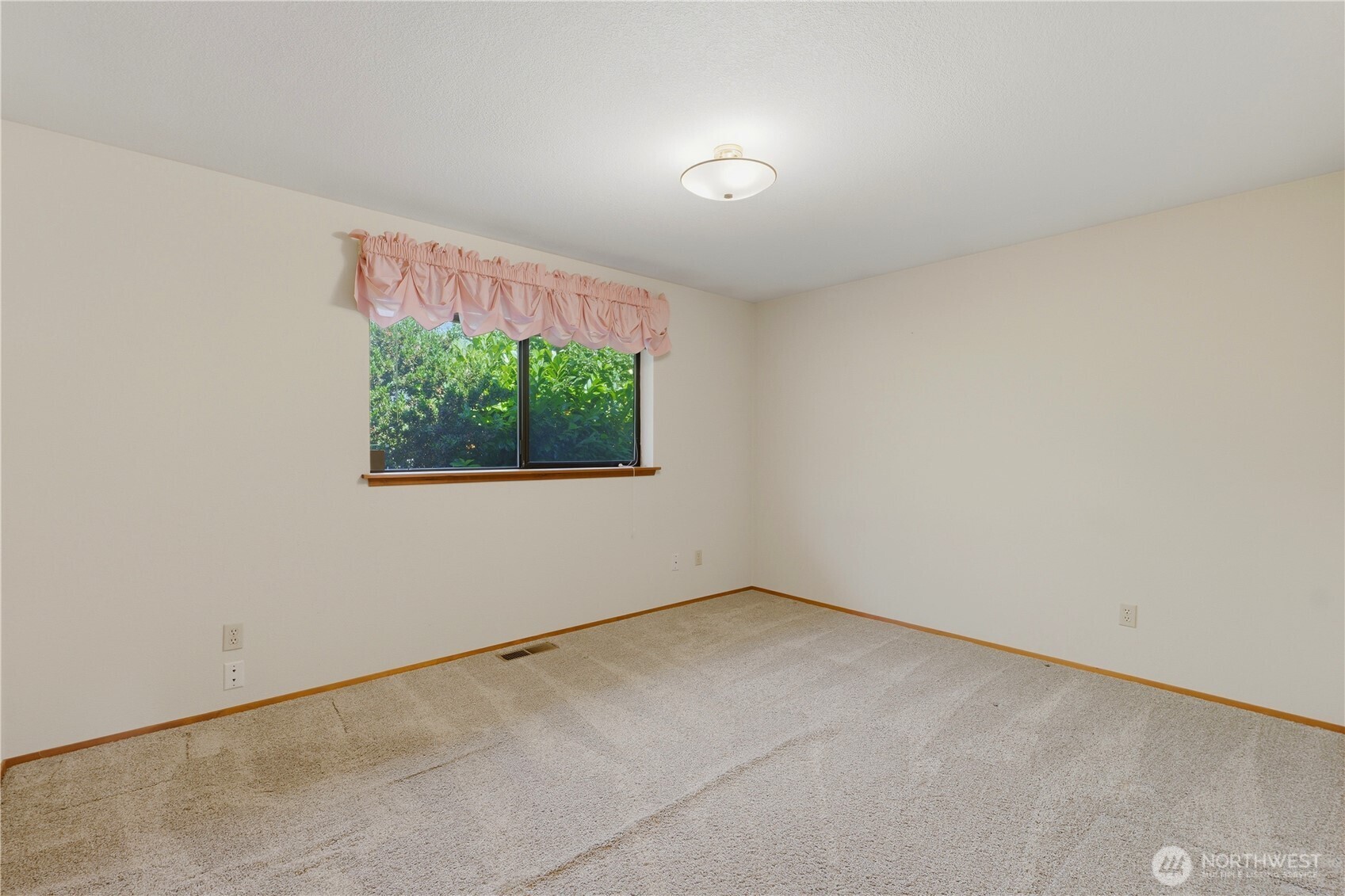 207 E E 84th St Street