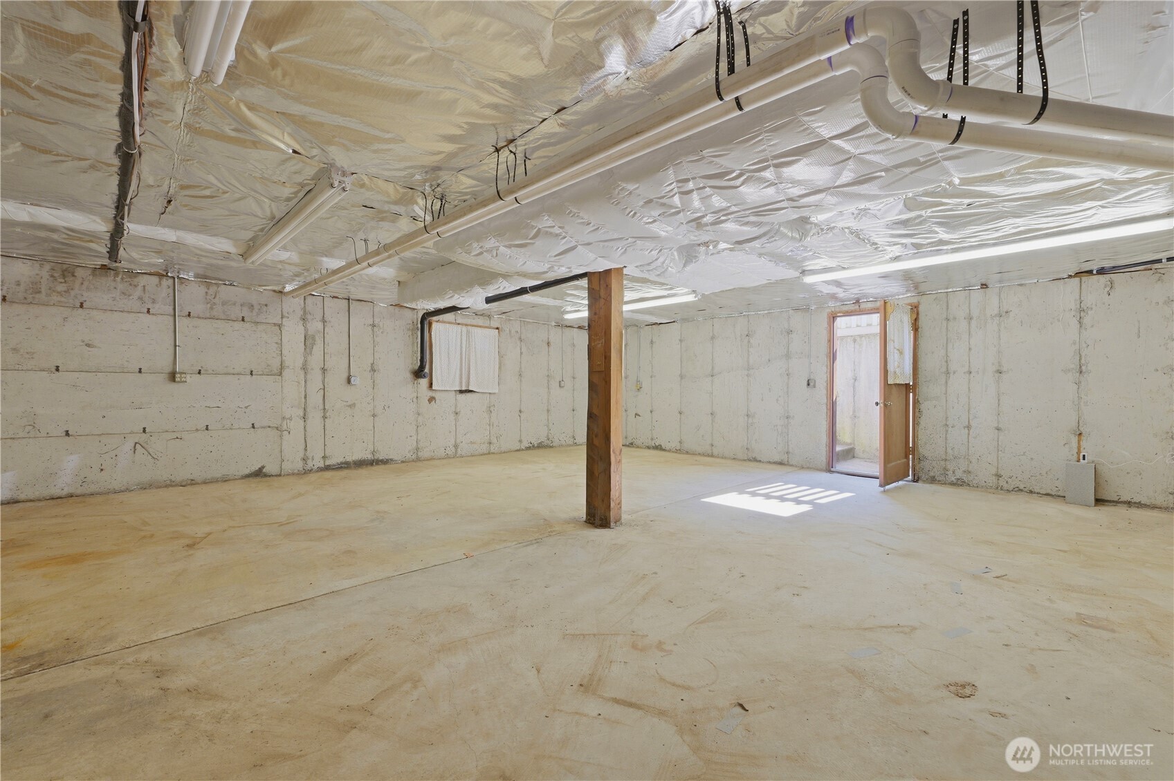 207 E E 84th St Street