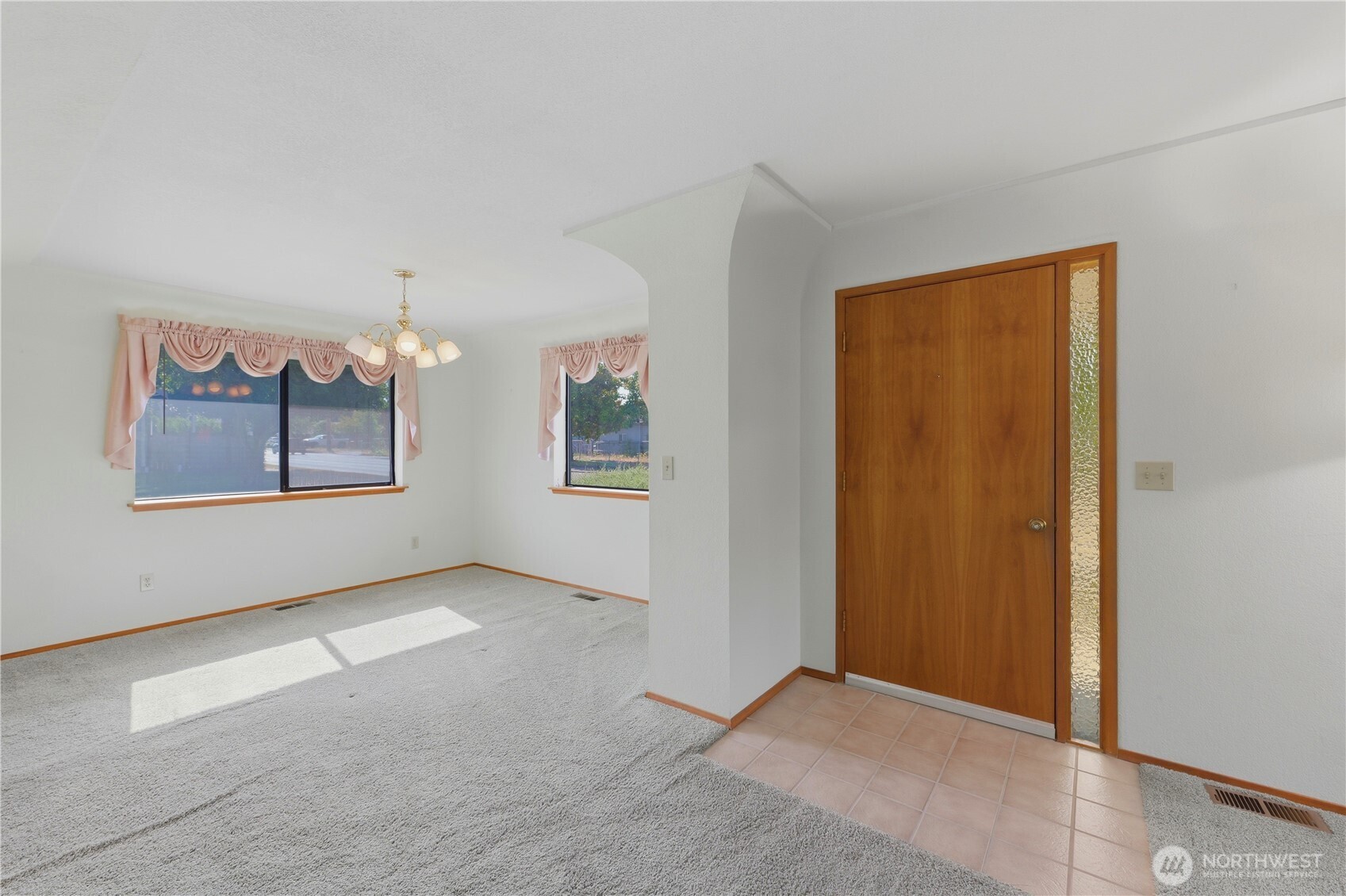 207 E E 84th St Street