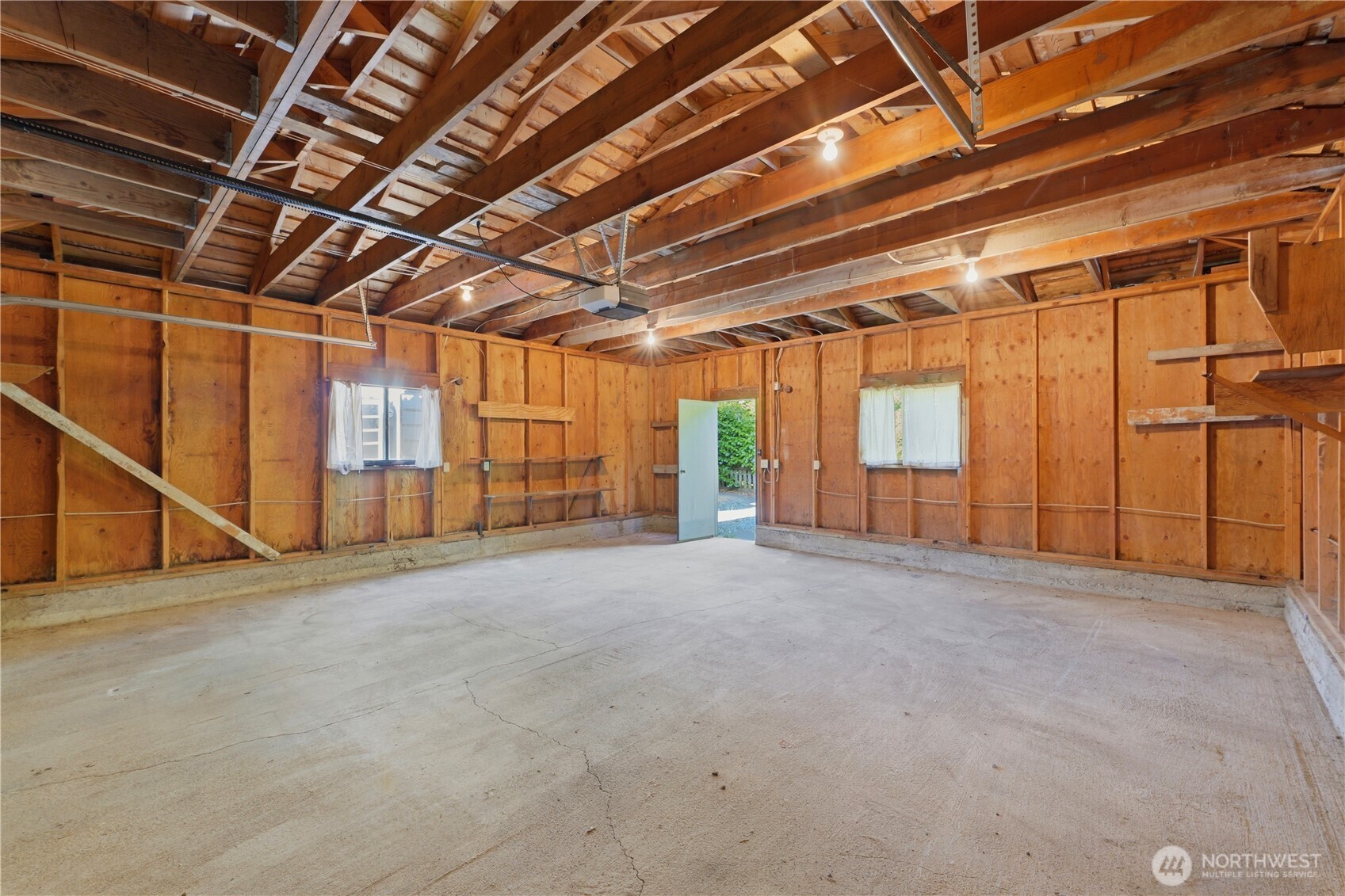207 E E 84th St Street
