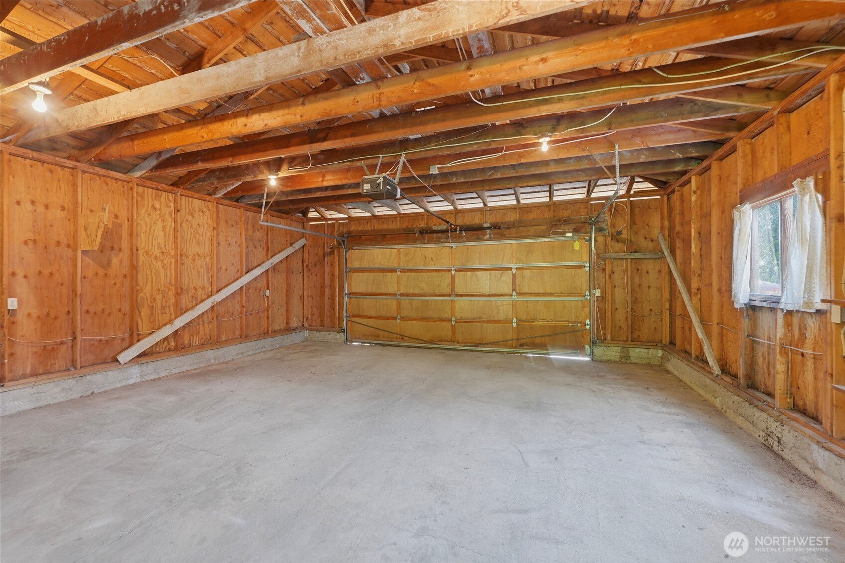 207 E E 84th St Street