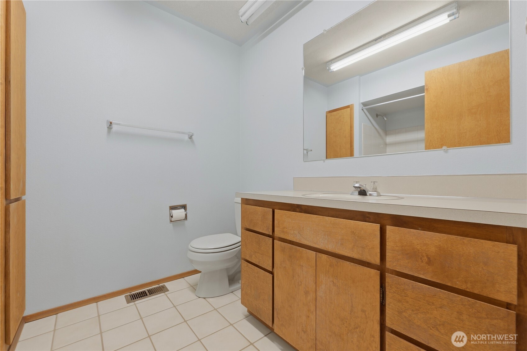 207 E E 84th St Street