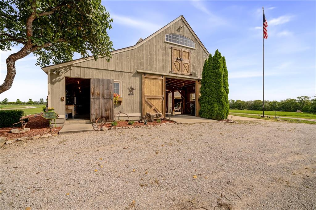 32921 S Ridgeview Farm Road