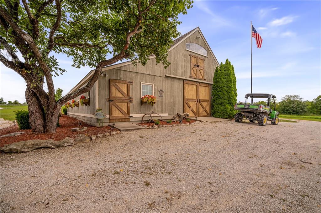 32921 S Ridgeview Farm Road