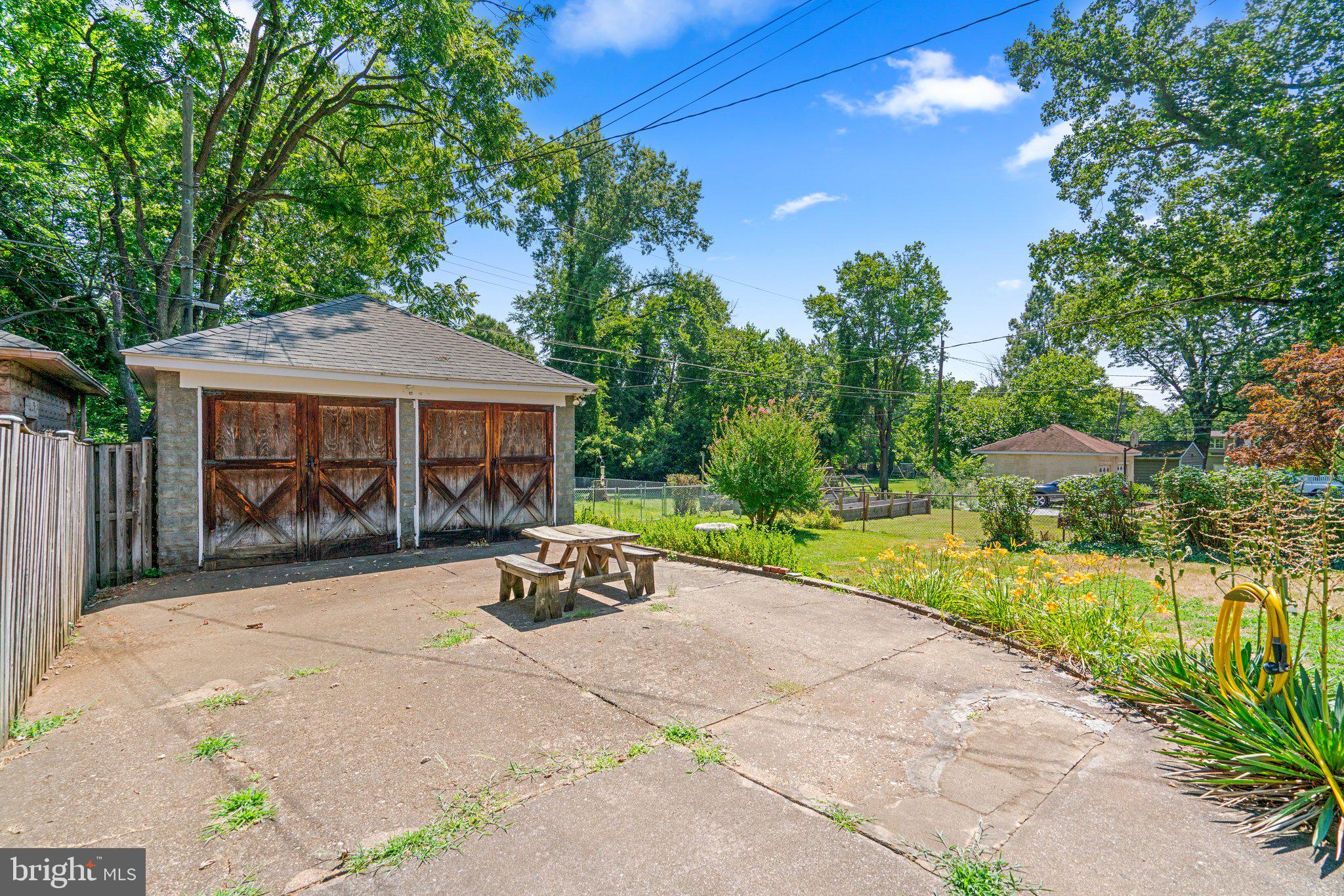 11 Overbrook Rd