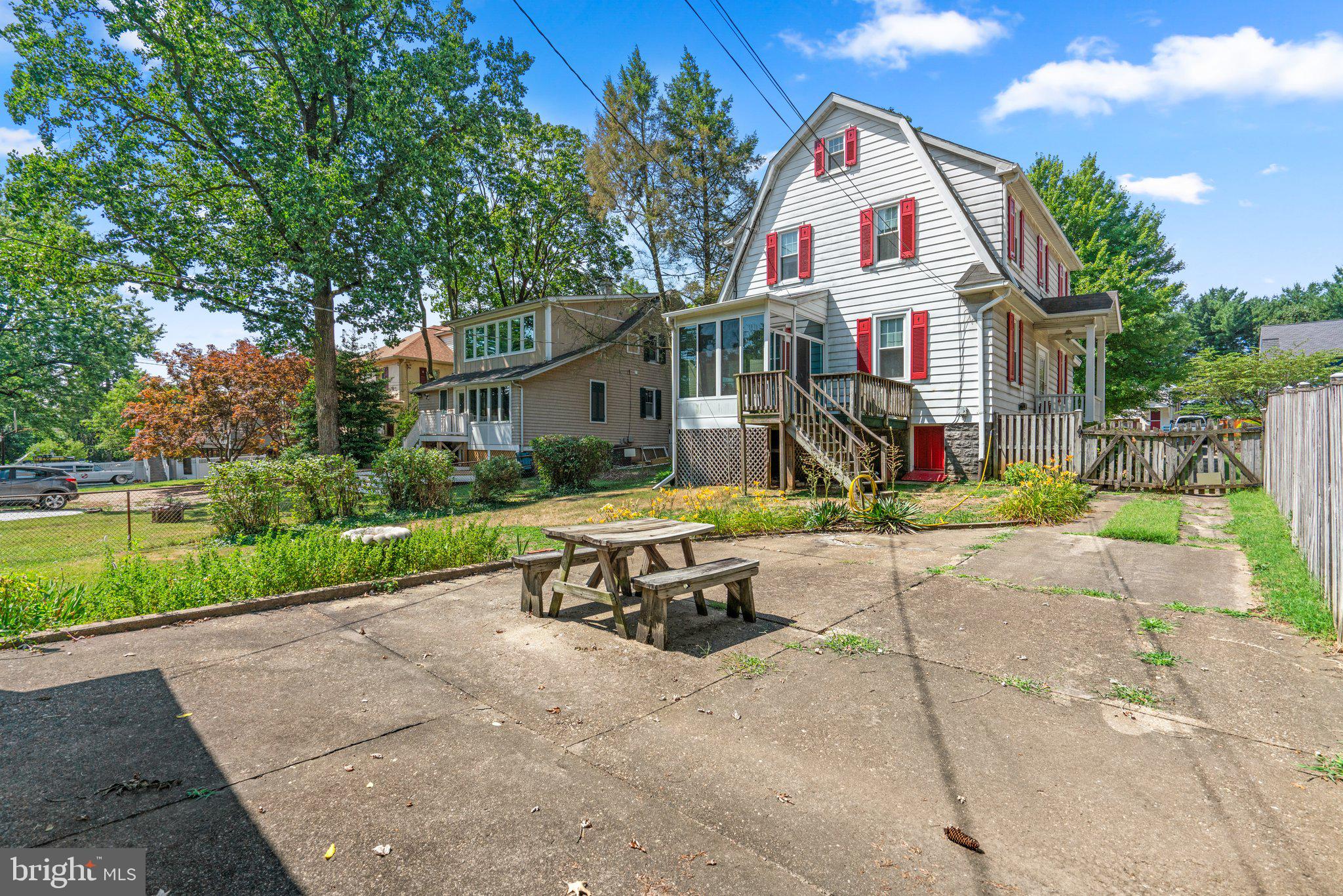 11 Overbrook Rd