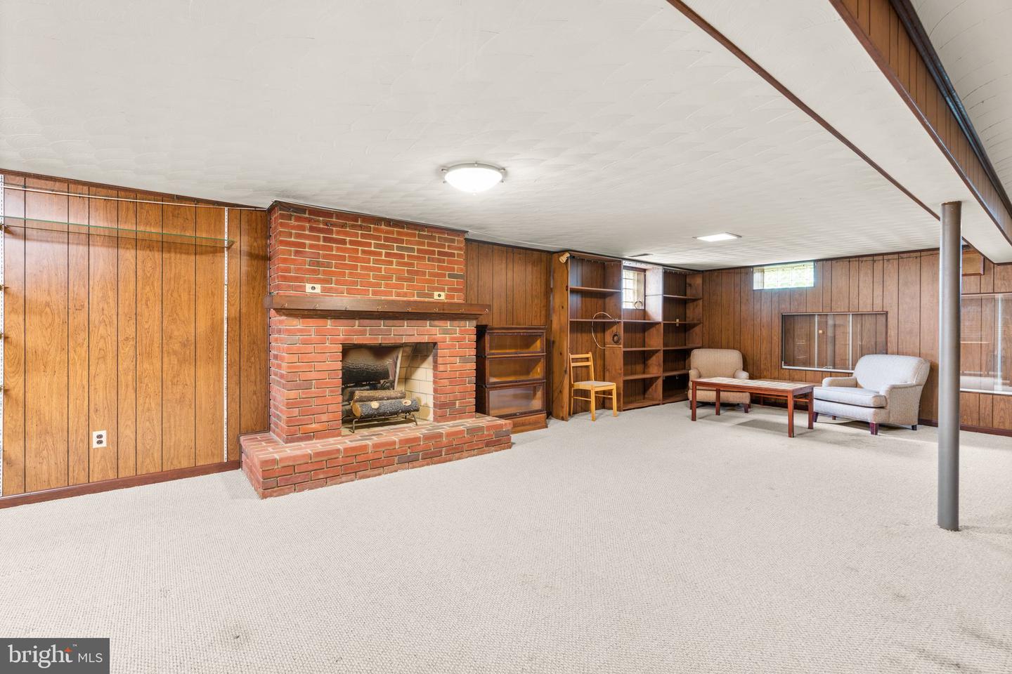 307 Bond Ave