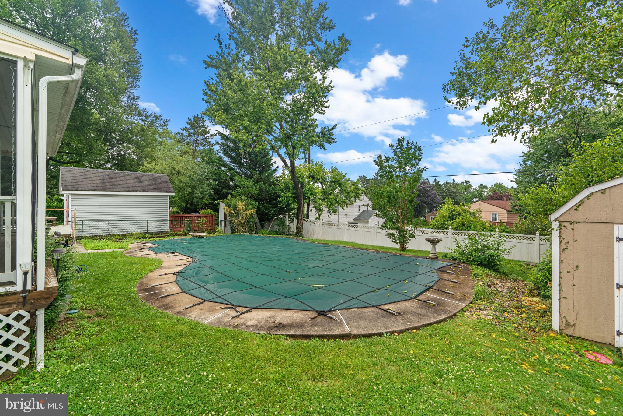 307 Bond Ave