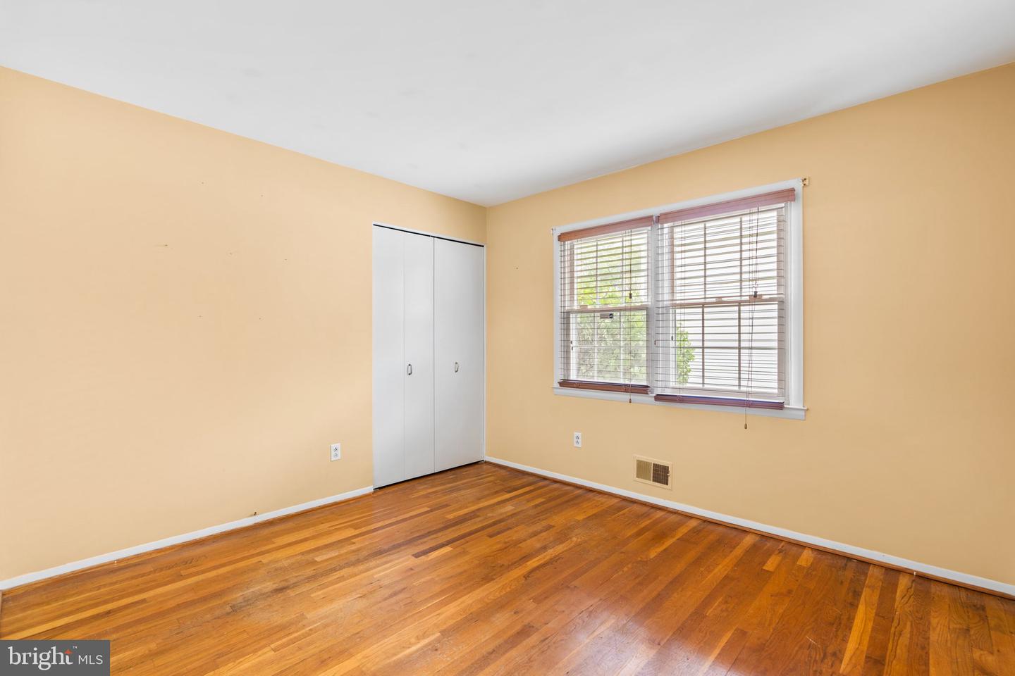 307 Bond Ave