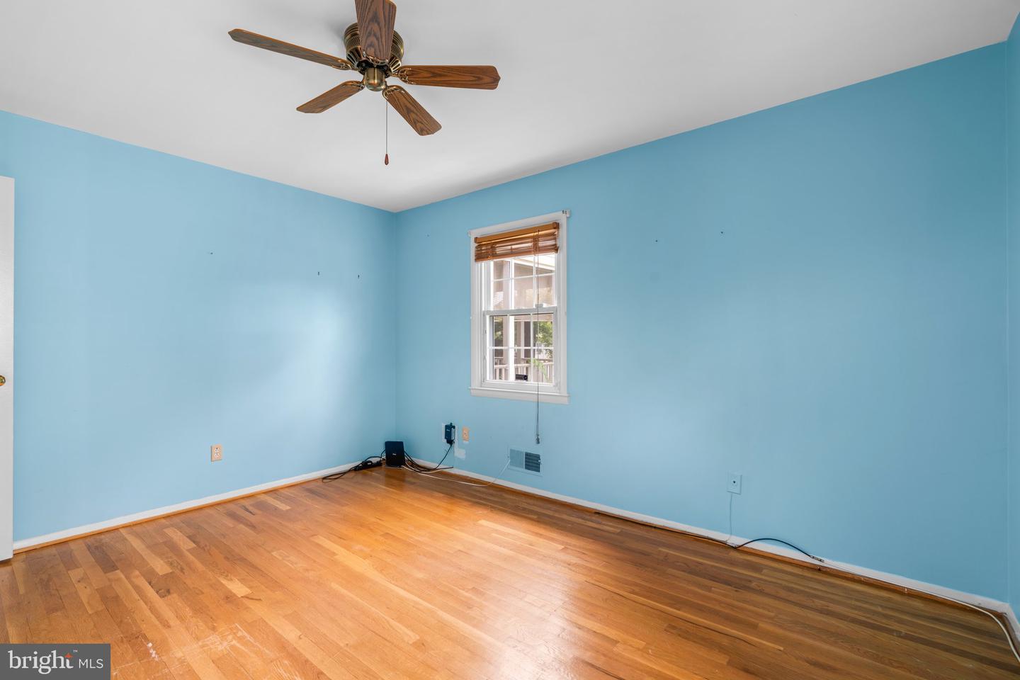 307 Bond Ave