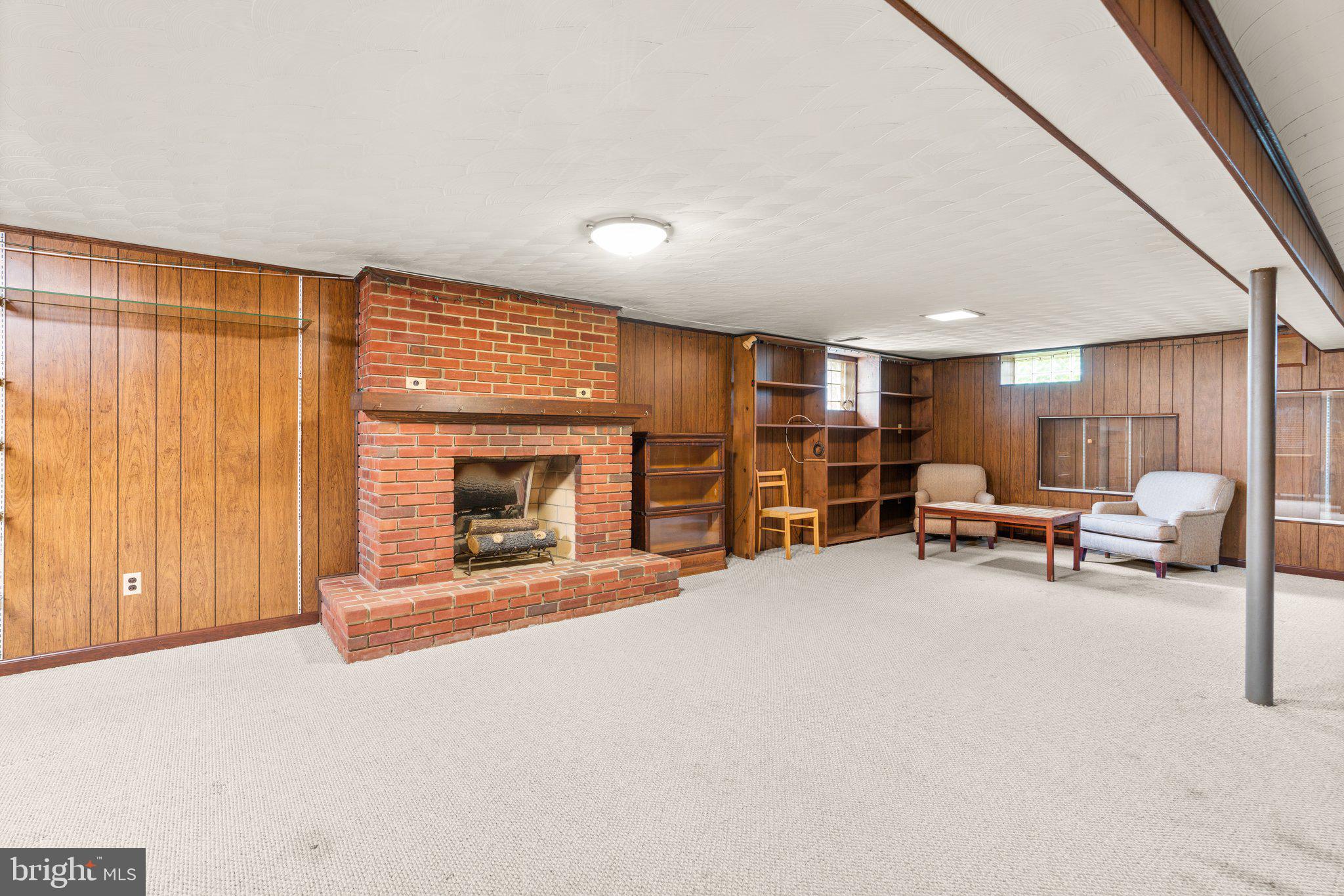 307 Bond Ave