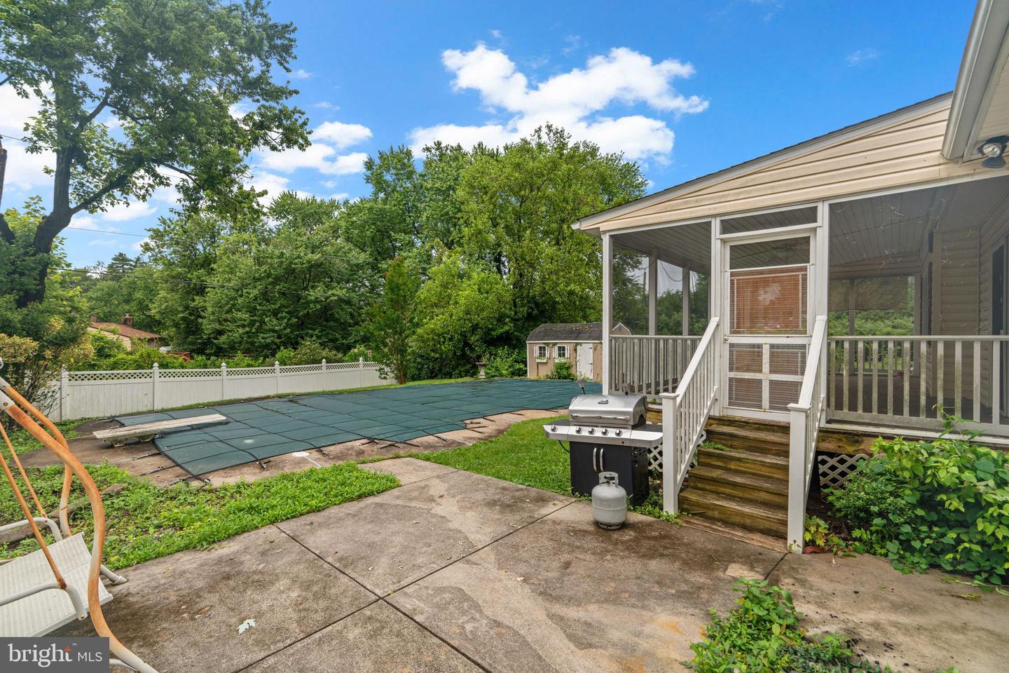 307 Bond Ave