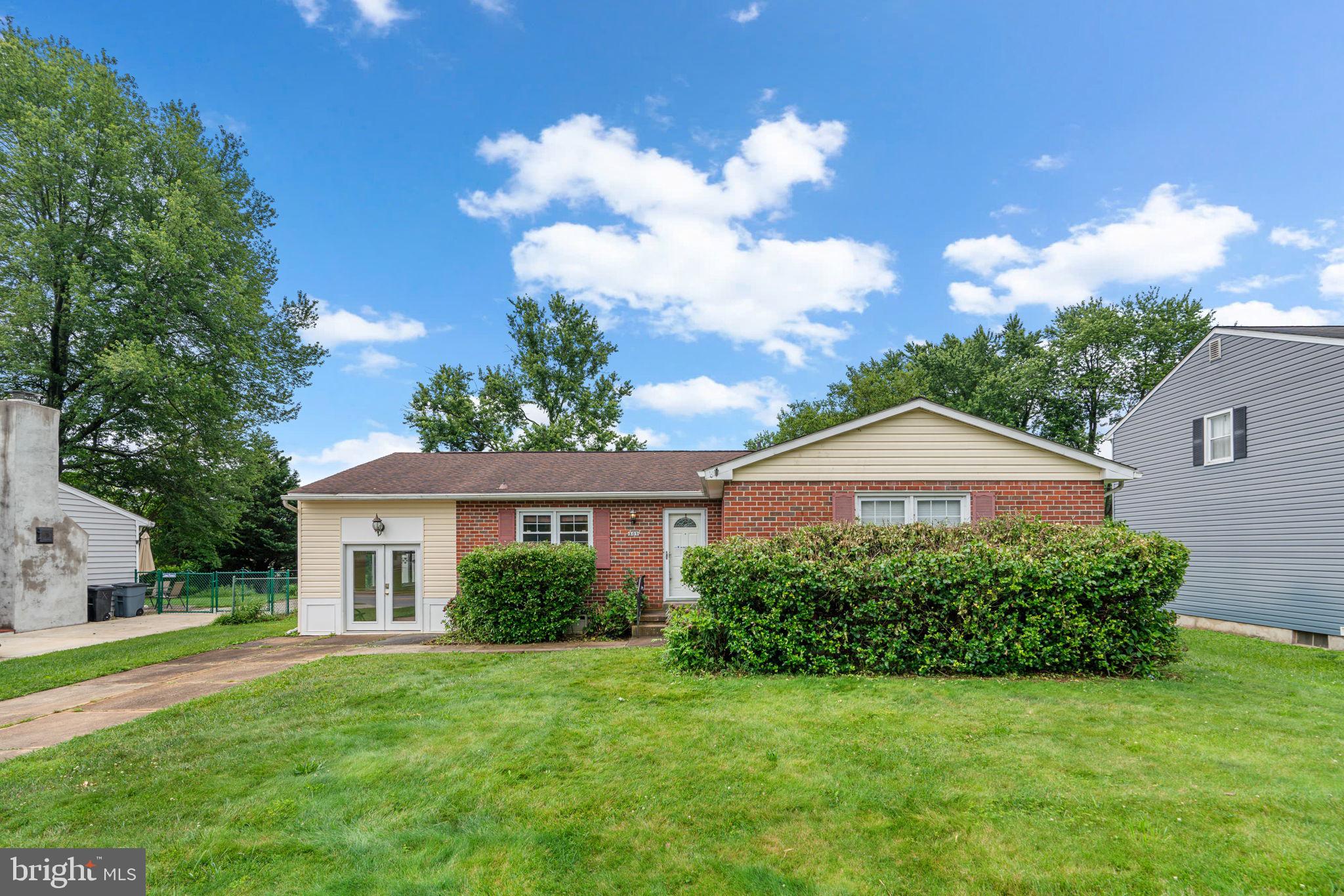 307 Bond Ave