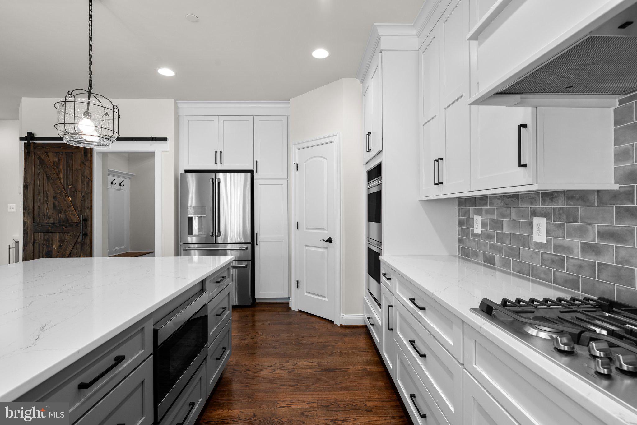 127 NOB HILL PARK DRIVE BENTON II
