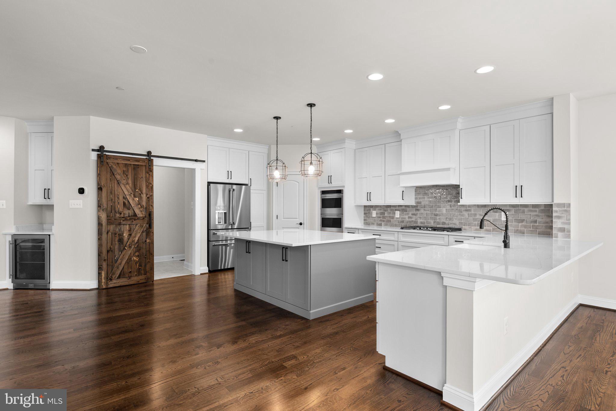 127 NOB HILL PARK DRIVE BENTON II