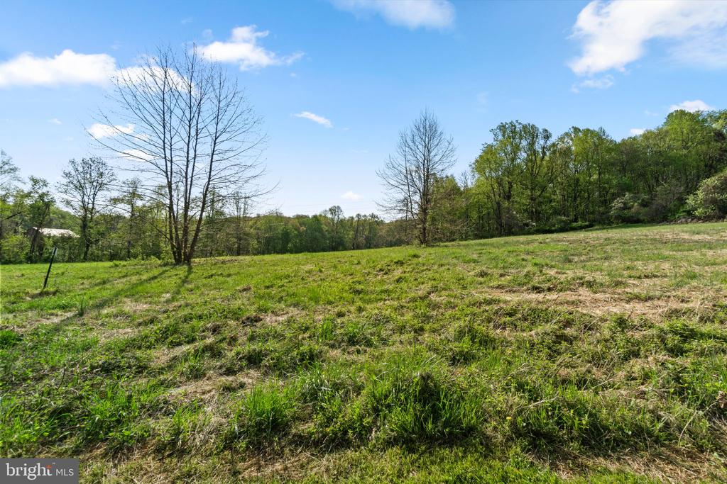 127 NOB HILL PARK DRIVE BENTON II