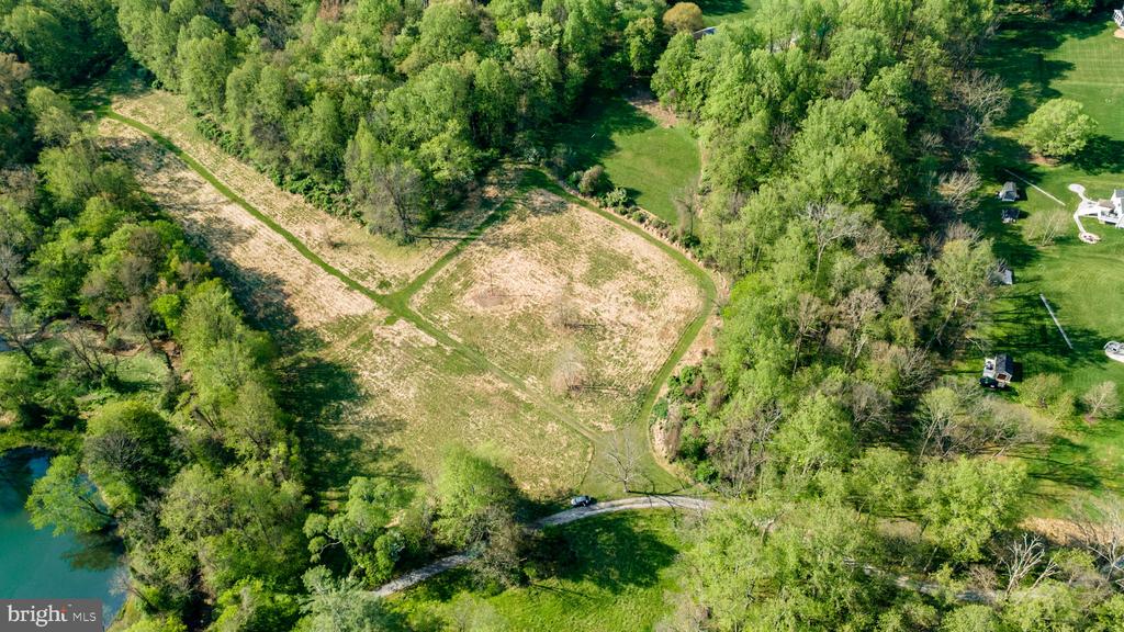 127 NOB HILL PARK DRIVE BENTON II