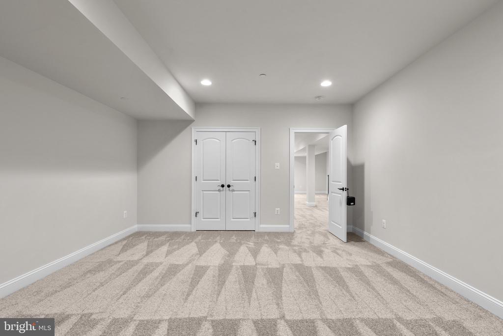 127 NOB HILL PARK DRIVE BENTON II