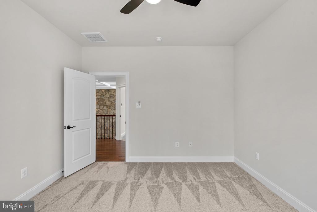 127 NOB HILL PARK DRIVE BENTON II