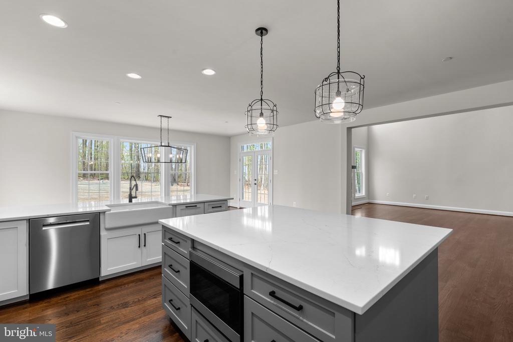127 NOB HILL PARK DRIVE BENTON II
