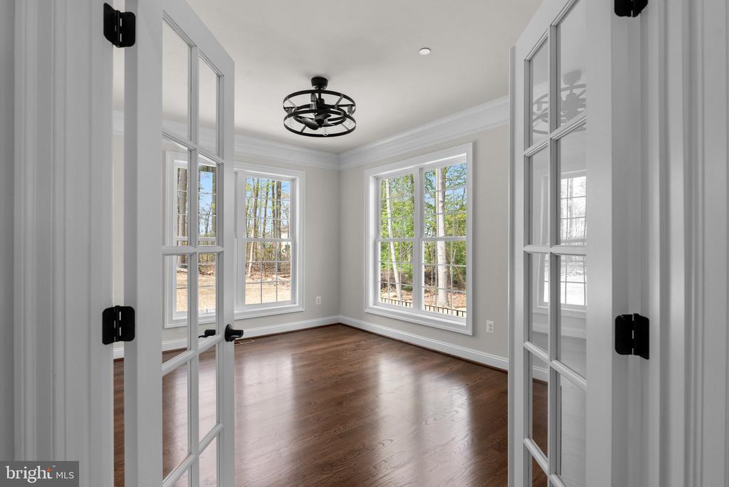 127 NOB HILL PARK DRIVE BENTON II
