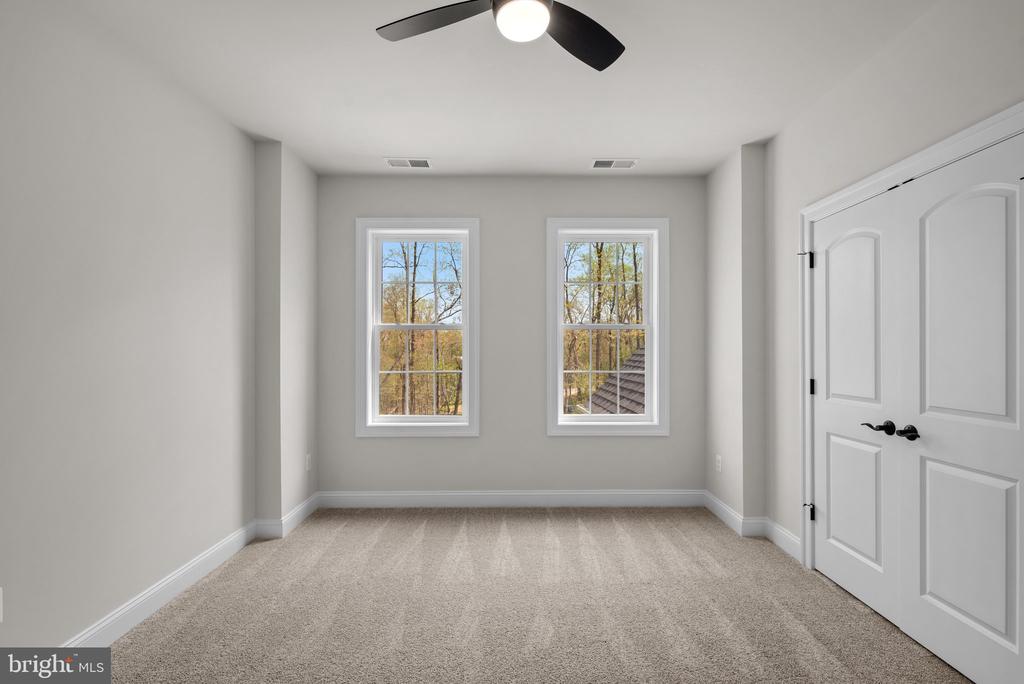 127 NOB HILL PARK DRIVE BENTON II
