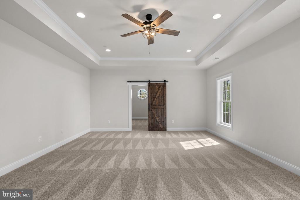 127 NOB HILL PARK DRIVE BENTON II
