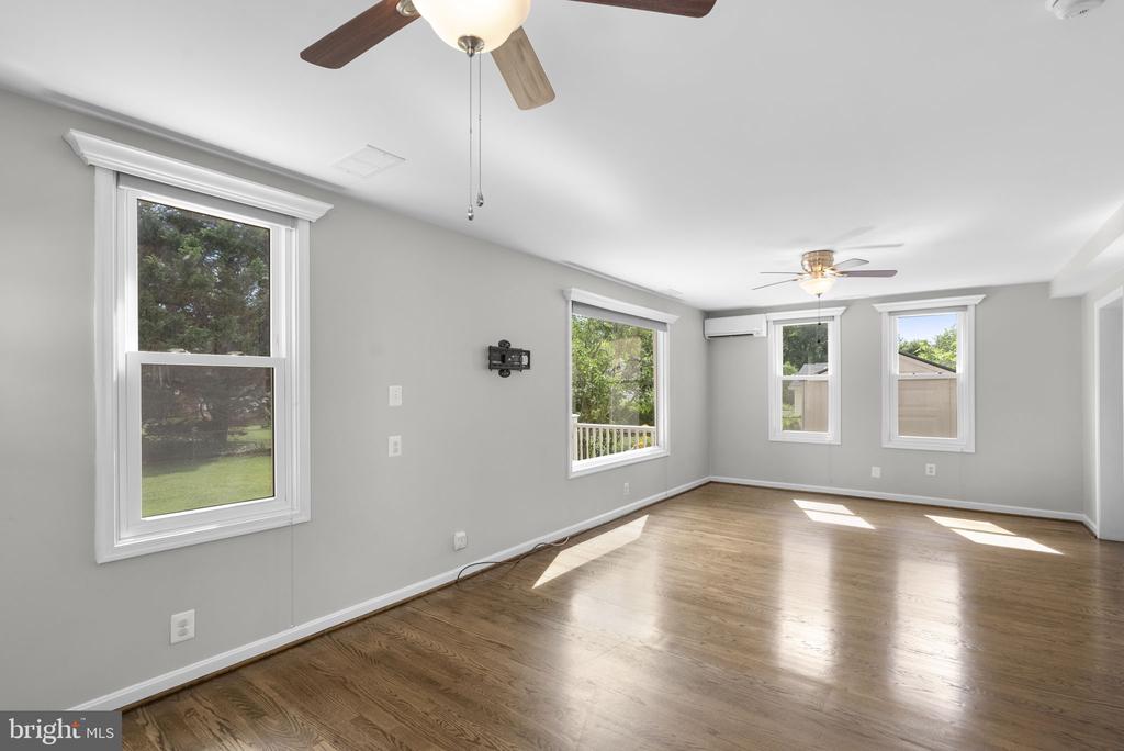 2019 NORHURST WAY N