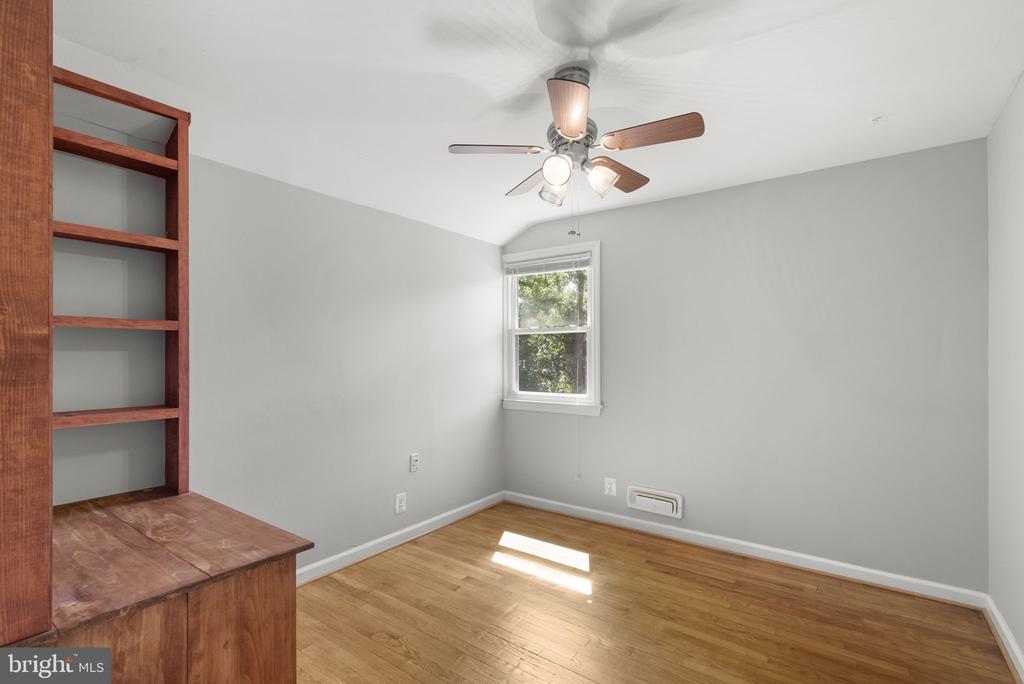 2019 NORHURST WAY N
