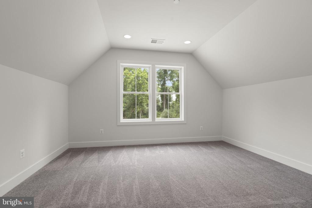 127 NOB HILL PARK DRIVE Unit: RIDGELINE