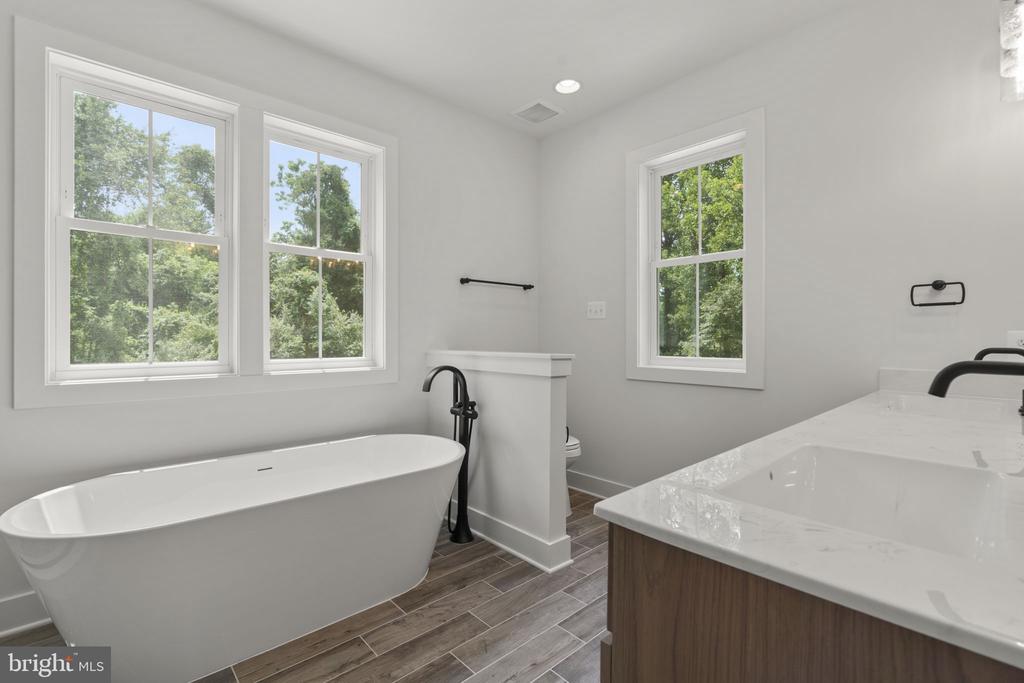 127 NOB HILL PARK DRIVE Unit: RIDGELINE