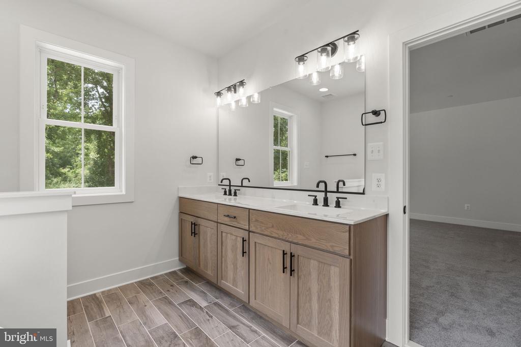 127 NOB HILL PARK DRIVE Unit: RIDGELINE
