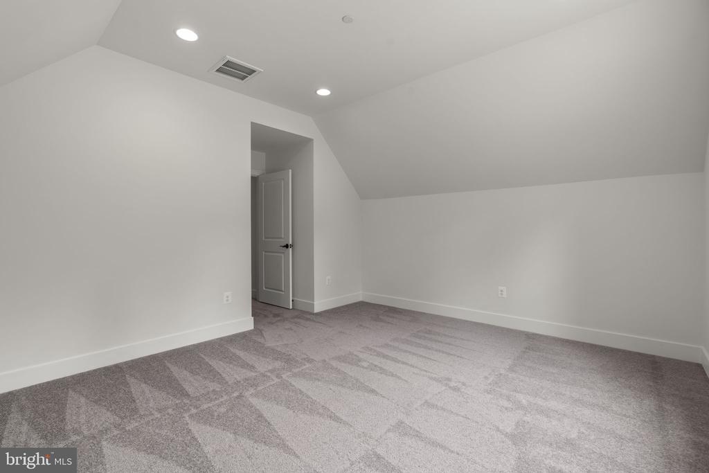 127 NOB HILL PARK DRIVE Unit: RIDGELINE