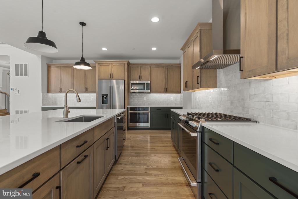 127 NOB HILL PARK DRIVE Unit: RIDGELINE